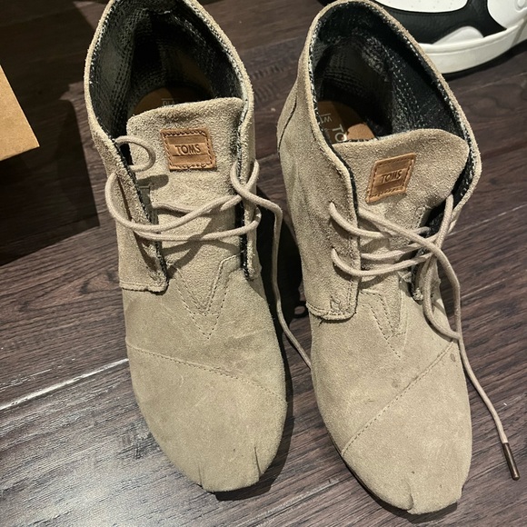 Tom's shoes - Picture 1 of 3